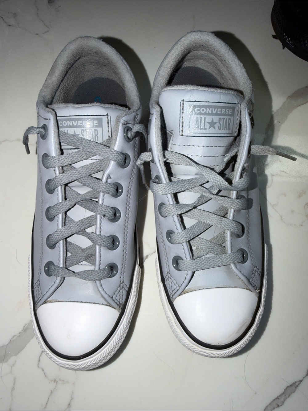 Converse Kids Low-Top Sneakers in Light Gray and White